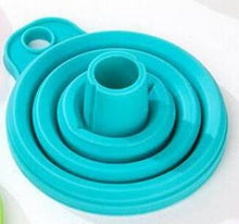 Load image into Gallery viewer, 2pcs Silicone cozinha Foldable Collapsible Style Funnel Hopper kitchen tools kitchen gadgets accessories cooking tools